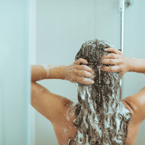 每天洗頭還是狂出油?解析7大頭皮出油原因與4個改善方法